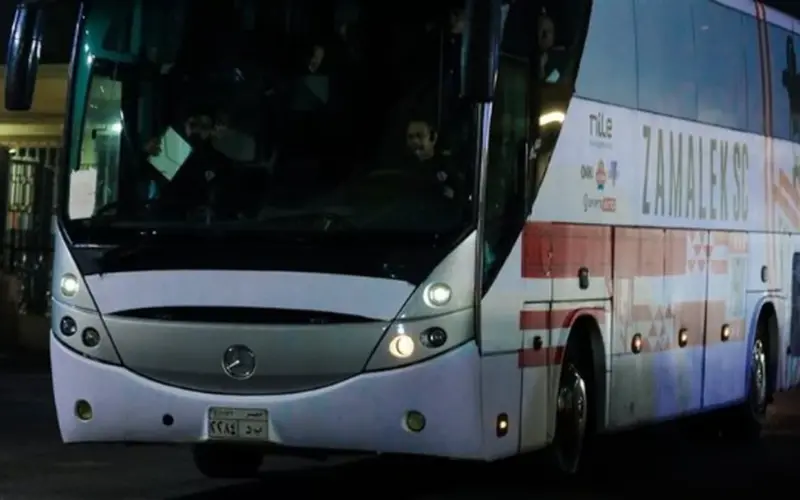 حافلة الزمالك تبلغ استاد نيلسون مانديلا استعدادا لمواجهة شباب بلوزداد في الكونفدرالية